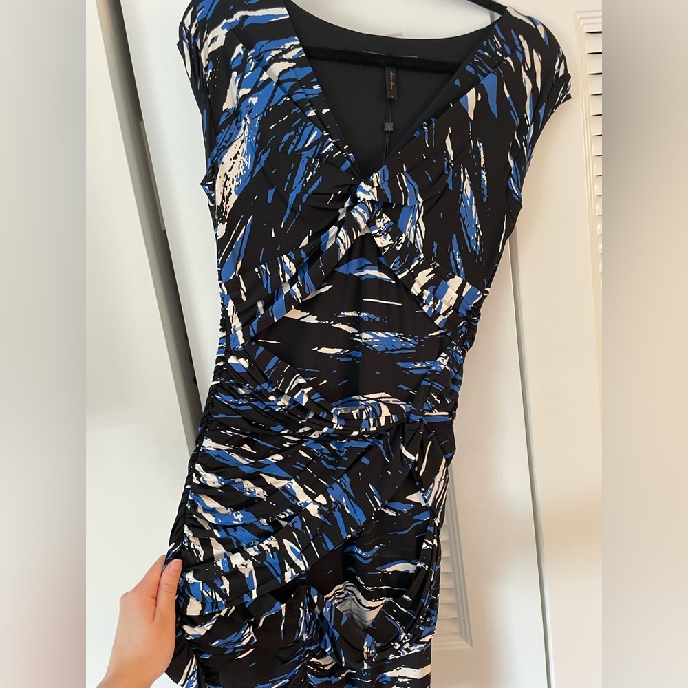 NWT BCBGMaxAzaria Black/Blue/White Dress with Ruching. Size M.